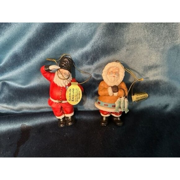 Christmas Decorations The Danbury Mint Santa in Greenland & Santa in England 3 3 - Picture 4 of 8